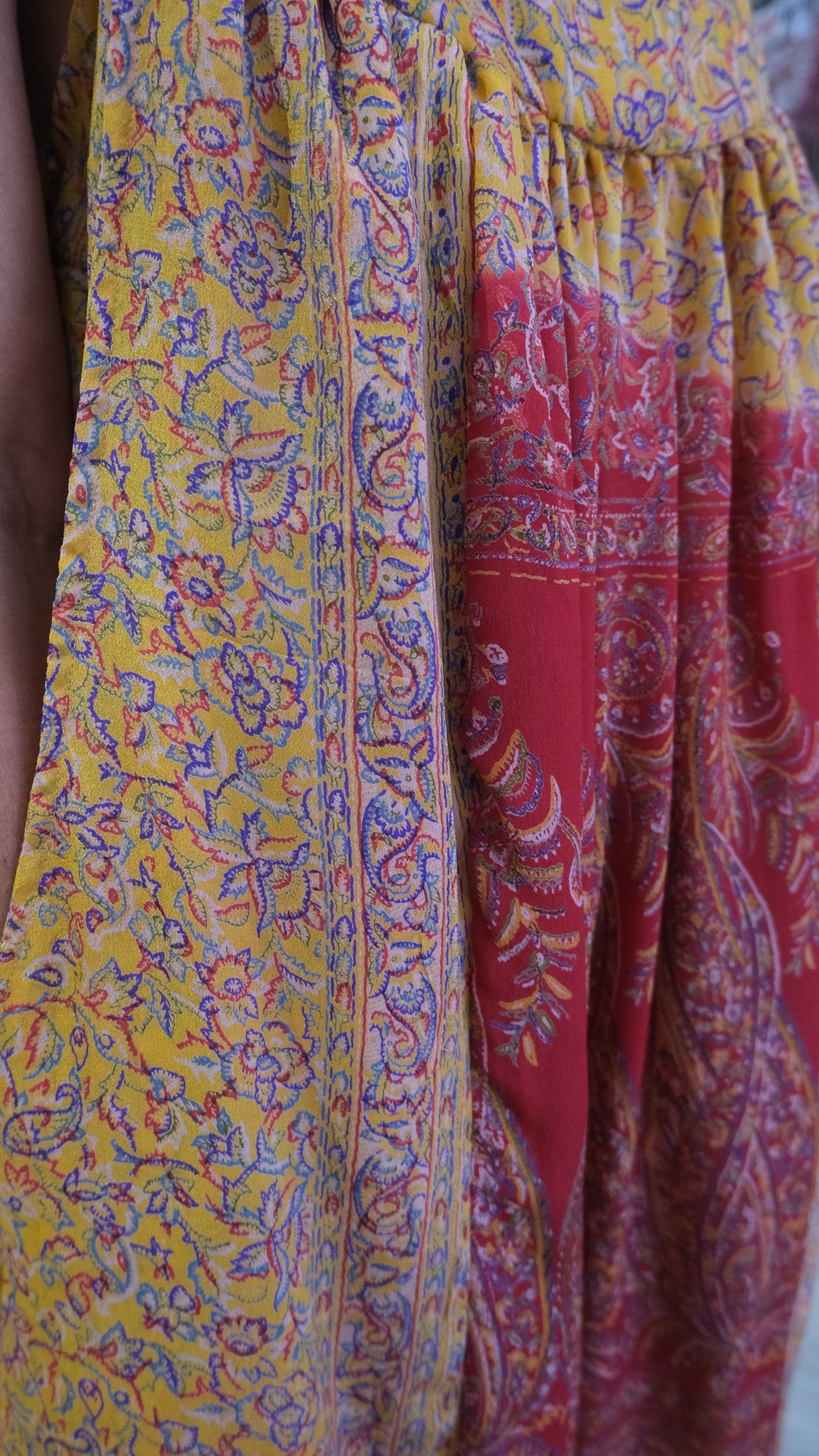 ROBE CAMELIA YELLOW AND RED